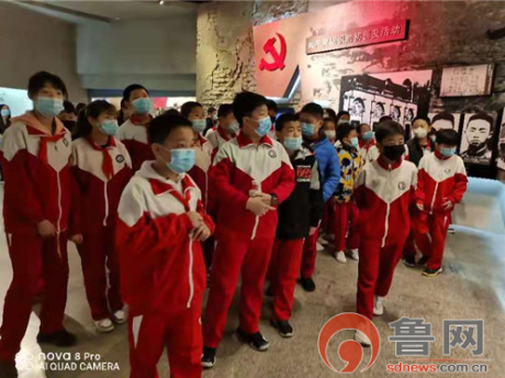 滨城区清怡小学同学们到渤海革命纪念园开展清明祭英烈活动